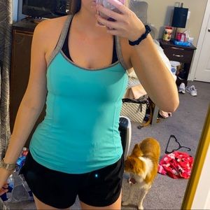 Lululemon power y tank top size 4 or 6 (I’m a size 6 for reference)